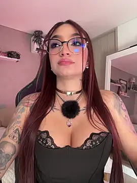 DaniDusan  online show from November 30, 2025, 7:25 pm