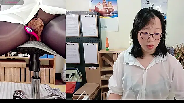 ChenChen-- online show from November 29, 2025, 5:02 pm