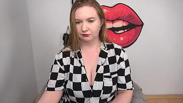 Snapshot of LaraDream chatting on November 5, 2025, 3:48 pm LaraDream online show from November 5, 2025, 3:48 pm