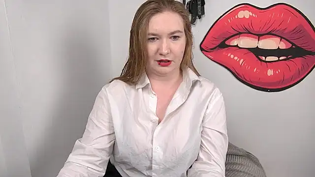 Snapshot of LaraDream chatting on December 22, 2025, 3:23 pm LaraDream online show from December 22, 2025, 3:23 pm