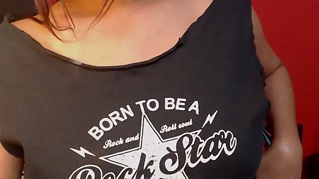 Snapshot of lisa_love chatting on March 21, 2025, 11:56 pm lisa love online show from March 21, 2025, 11:56 pm