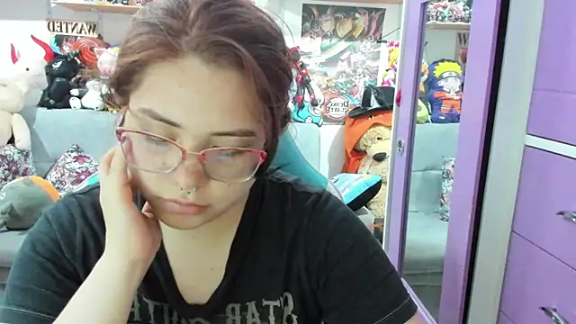 Snapshot of soficammy chatting on October 27, 2025, 10:44 pm soficammy online show from October 27, 2025, 10:44 pm