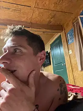 Snapshot of DillPie chatting on December 5, 2025, 3:27 am DillPie online show from December 5, 2025, 3:27 am