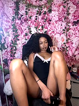 Snapshot of mismialove chatting on November 16, 2025, 9:36 am mismialove online show from November 16, 2025, 9:36 am