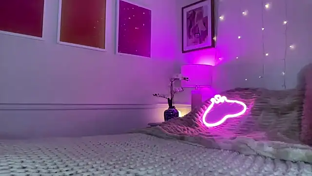 Fitnessbabe69 online show from February 7, 2026, 9:06 am