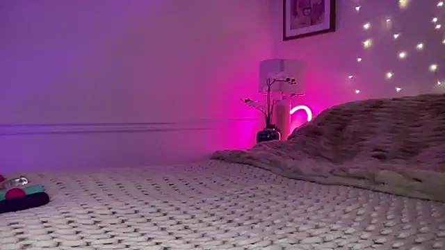 Fitnessbabe69 online show from November 9, 2025, 8:07 am