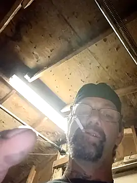 Donglong80 online show from October 27, 2025, 5:19 am