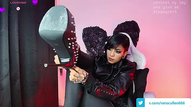 Snapshot of luci_fer_devil chatting on November 28, 2025, 10:32 pm luci fer devil online show from November 28, 2025, 10:32 pm