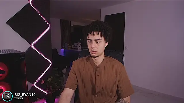 Snapshot of bigryann23 chatting on November 30, 2025, 3:51 am bigryann23 online show from November 30, 2025, 3:51 am