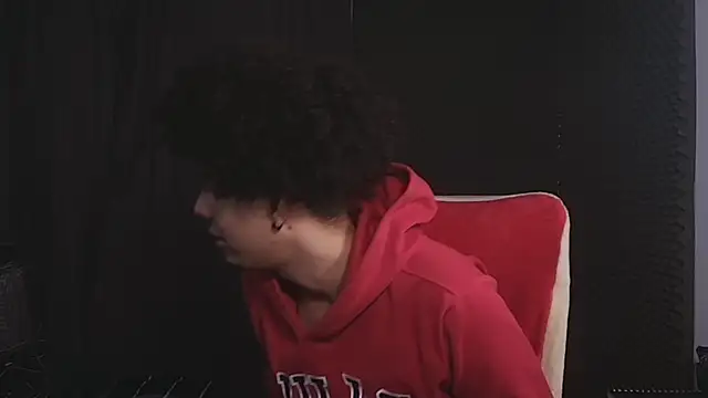 Snapshot of bigryann23 chatting on October 10, 2025, 12:11 am bigryann23 online show from October 10, 2025, 12:11 am