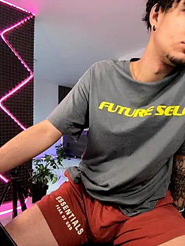 Snapshot of bigryann23 chatting on November 16, 2025, 10:24 pm bigryann23 online show from November 16, 2025, 10:24 pm