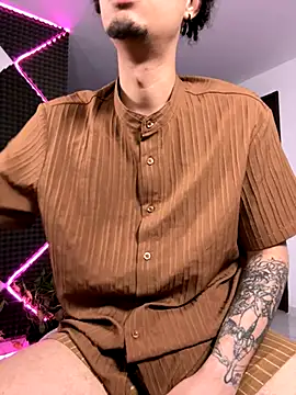 Snapshot of bigryann23 chatting on November 27, 2025, 2:34 am bigryann23 online show from November 27, 2025, 2:34 am